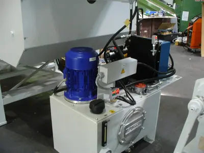 USED HOSOKAWA TWO-STAGE PLASTIC SHREDDING AND GRANULATION SYSTEM