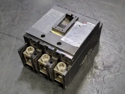 USED SQUARE D QDL32100