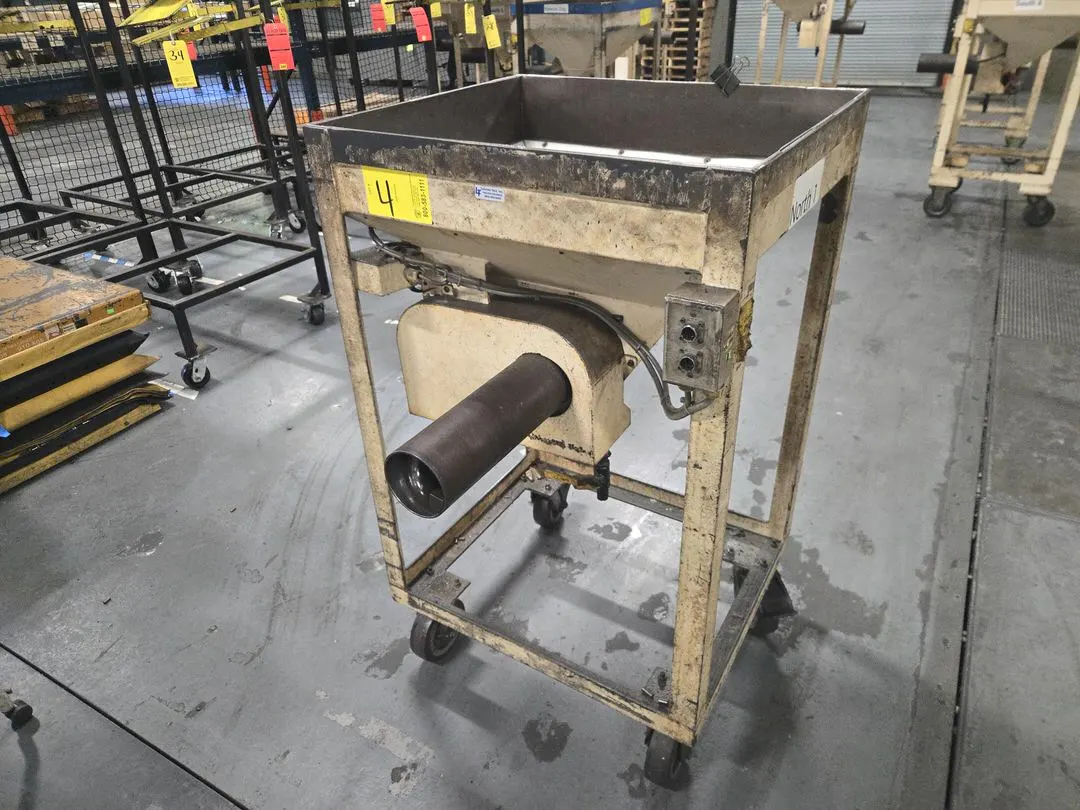 (1) Auger Hopper
