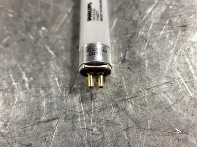 NEW PHILIPS F6T5/CW