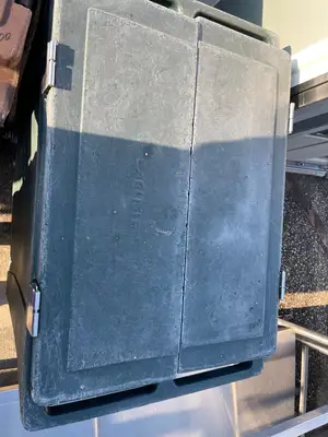 Used Carlisle Used Carlisle Insulated 200lb Mobile Ice Caddy Bin - Plastic SS136 Food Storage & Transportation Illinois US | Falcon Restaurant Supply #1375997