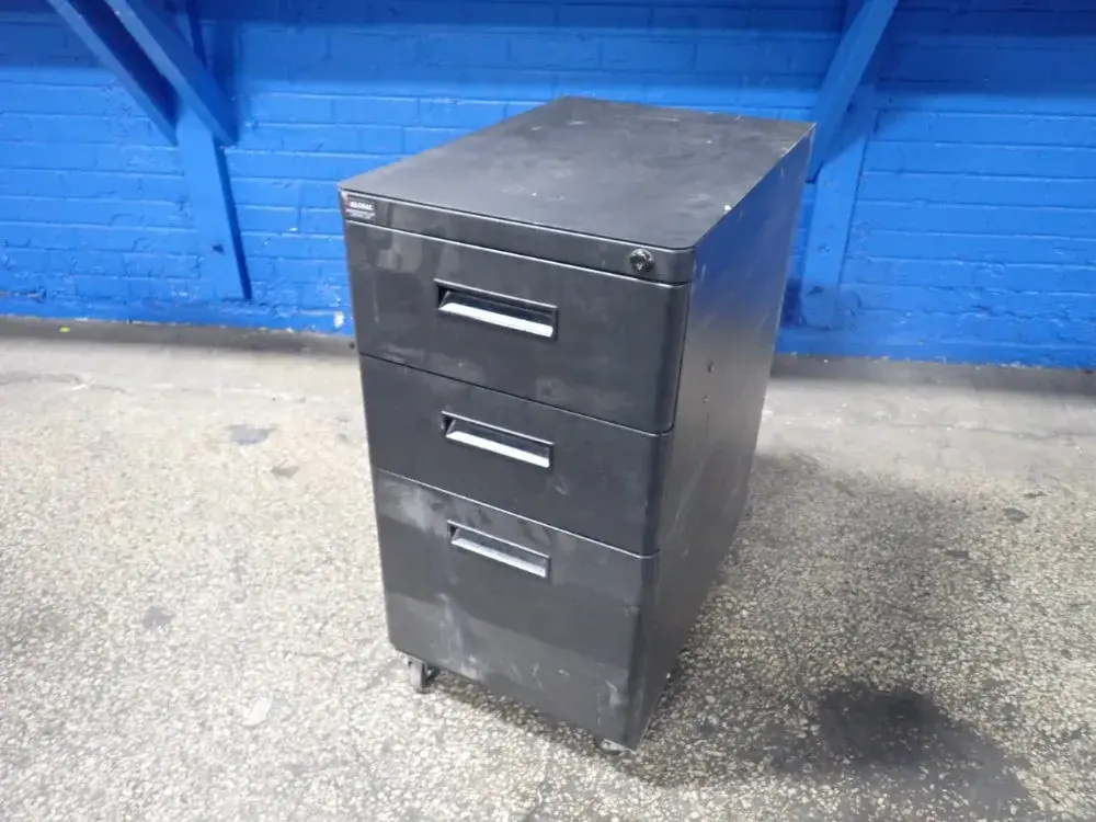 Global Industrial 3 Drawers  Cabinet