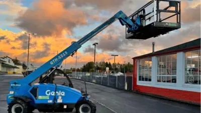 USED 2015 Genie GTH-5519