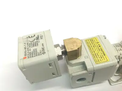 IR1020-N01B / ISE40A-N01-T-P | SMC IR1020-N01B Regulator w/ ISE40A-N01-T-P Digital Pressure Switch - Used