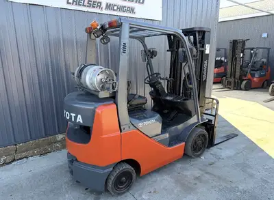 Used TOYOTA 8FGCU25 Misc Forklifts Michigan US | KD Equipment Sales #1567937