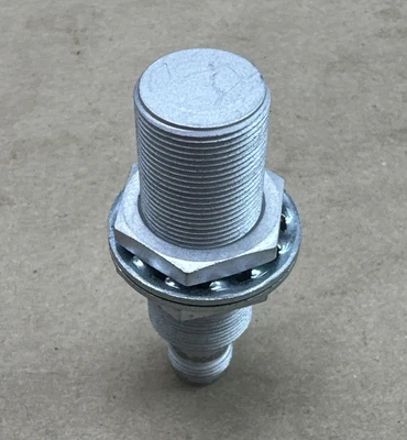 USED Balluff BES M18EI-PSC72B-S04G-S01