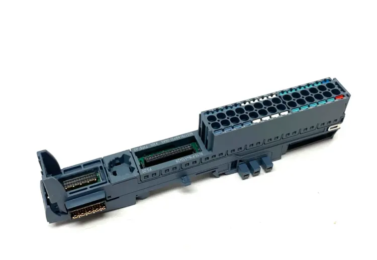 Used SIEMENS SIMATIC ET 200SP BASE UNIT NO MODULE CONNECTOR PLC Chassis | Maverick Industrial Sales #1104494
