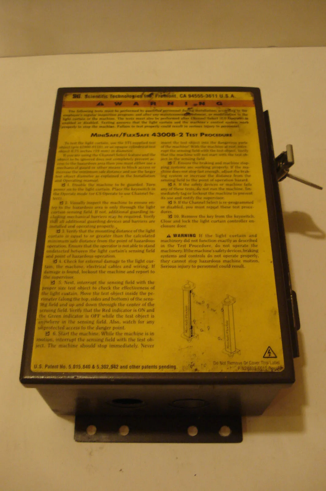 USED STI 70011-1000 LIGHT CURTAIN CONTROLLER