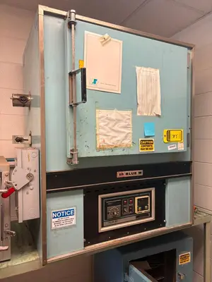 Used _UNKNOWN_ _UNKNOWN_ Lab Ovens Ohio US | Myron Bowling Auctioneers Inc #1504663