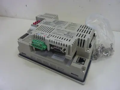 USED OMRON NSJ5-SQ01-DRM