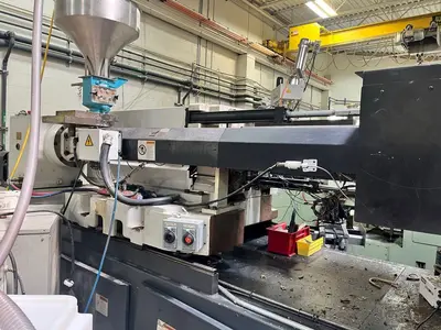 2001 CINCINNATI MILACRON NT-550-80 Injection Molding Horizontal/Vertical | Machinery Network (5)