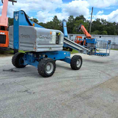 USED 2014 Genie S-40