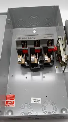 USED ALLEN-BRADLEY ALLEN-BRADLEY AL-51 MAXIMUM CURRENT RATING 60 AMPERES 1494H-CA3N ENCLOSURE
