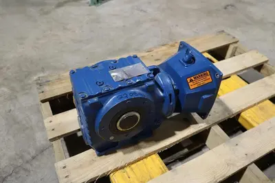 SEW EURODRIVE SA67 D26 DRN90S4/ SA67D26DRN90S4 GEARMOTOR-SURPLUS NEVER USED HS26