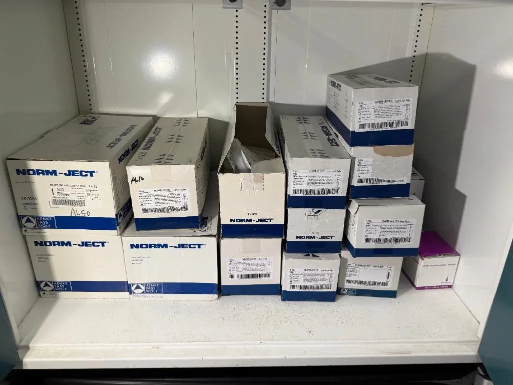 Used _UNKNOWN_ _UNKNOWN_ Syringes Rhode Island US | Federal Equipment Company #1347614
