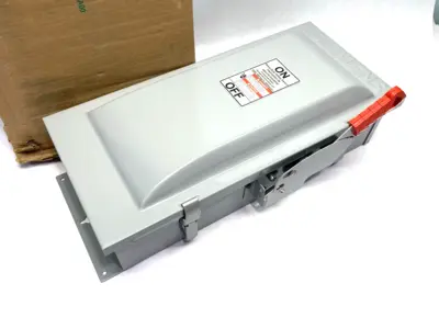 USED SIEMENS LOW-VOLTAGE HEAVY DUTY SAFETY SWITCH 3-POLE 3-FUSE 100A 600V