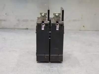 20 Amp, 2 Pole, 240 volts Circuit Breaker