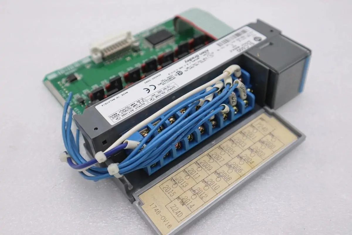 Allen Bradley 1746-OV16 Ser. C Output Module SLC 500 1746OV16 AB STOCK K-677-C