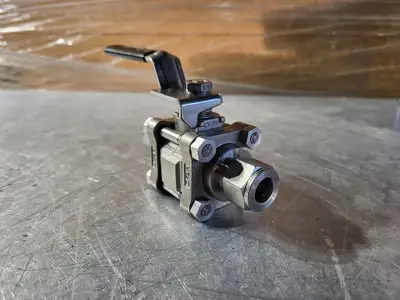 New | in-Stock SWAGELOK SS-63TS8 Valves/Fittings British Columbia CA | Lenmark #255381