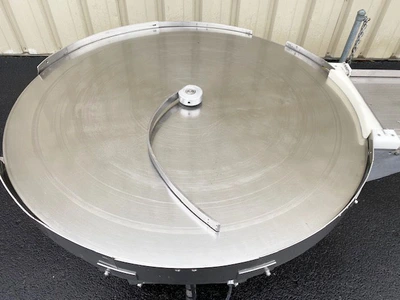Cozzoli 42-Inch Rotary Unscrambler Feed Table