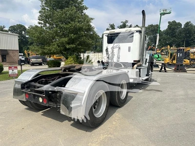 USED 2017 CATERPILLAR CT660S
