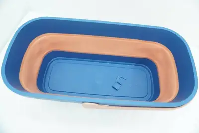 Silicone/Rubber/Poly Collapsible Storage Basket w/handle. 20.5"x9.75x8"