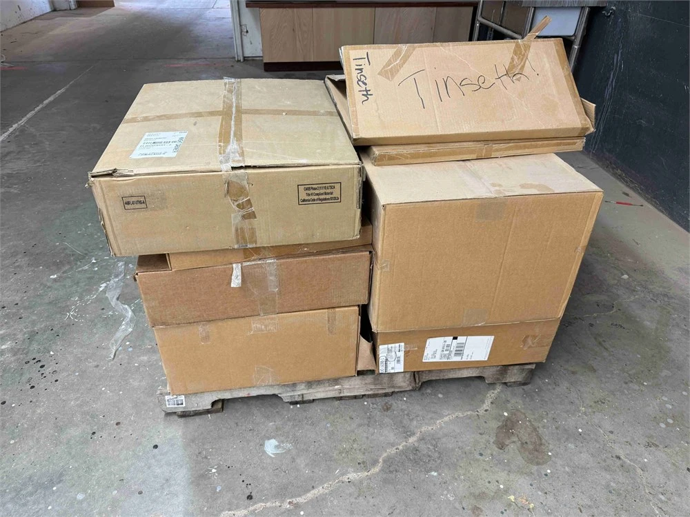 Used REV-A-SHELF, BLUM _UNKNOWN_ Misc Woodworking Parts Oregon US | MachineryMax #1547075