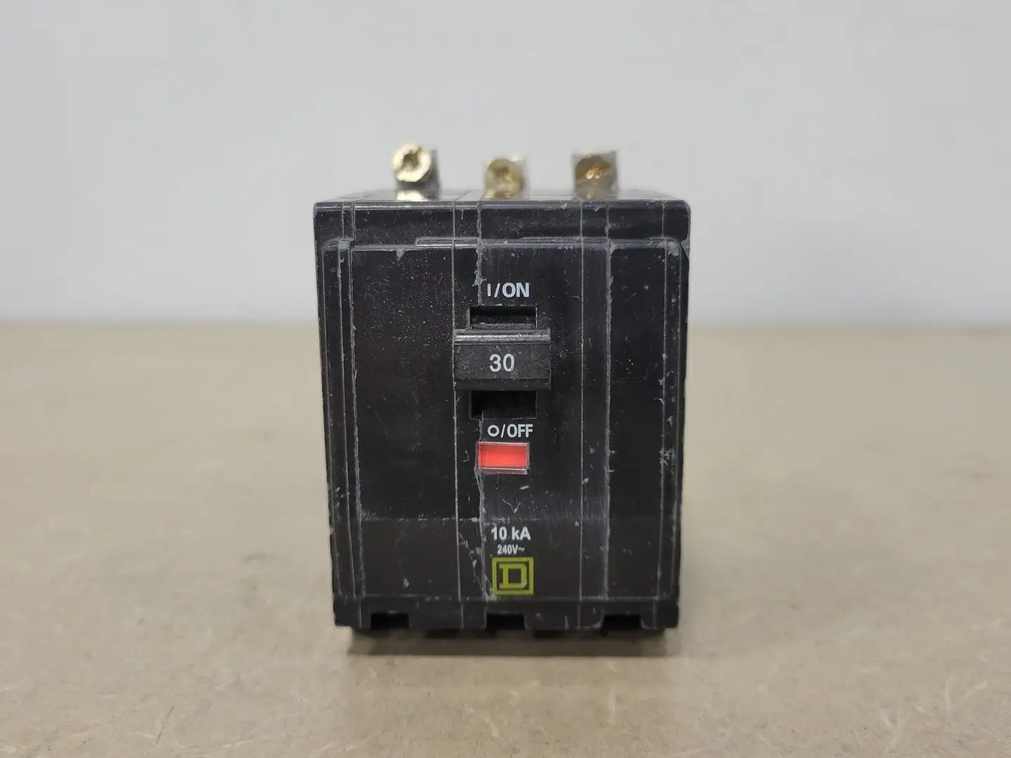 USED SQUARE D QOB330