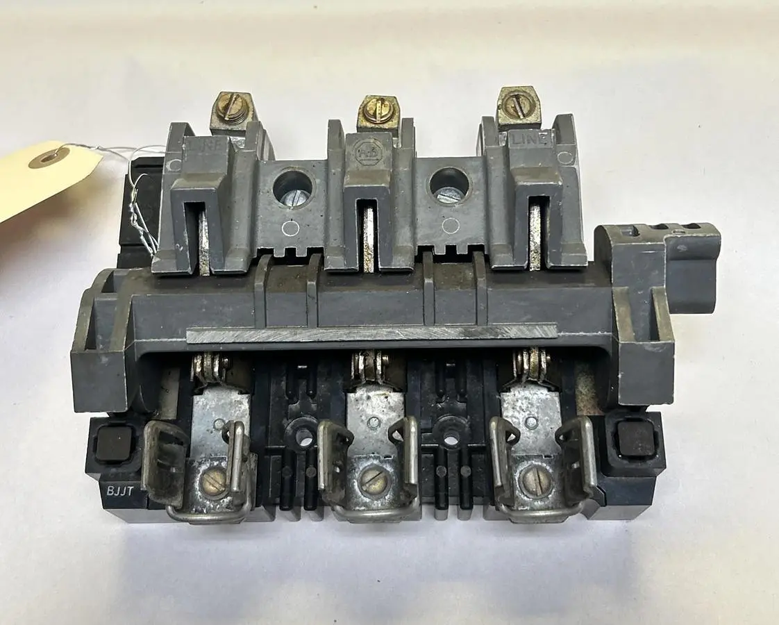 Used ALLEN-BRADLEY 40021-567-02 Miscellaneous Equipment (Electrical & Power) Ohio US | Surplus Asset Holdings #1210252