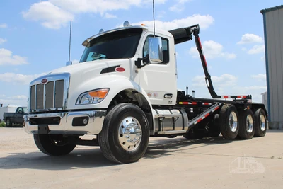 New | in-Stock 2027 PETERBILT 548 Rolloff Trucks Texas US | Roll Off Truck World #1492013