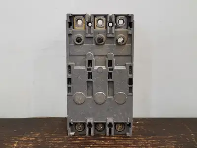 Used WESTINGHOUSE HKA3225F Switchgears British Columbia CA | Lenmark #242383