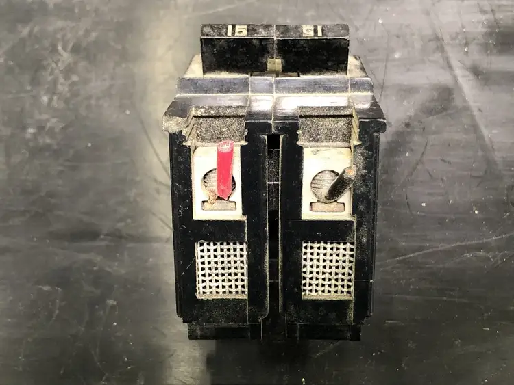 Used FEDERAL PIONEER NB215 Switchgears British Columbia CA | Lenmark #243584