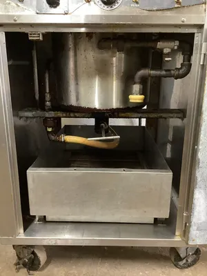 152-0648 Giles MGF Auto Lift Fryer with Filtration System
