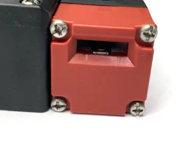 USED OMRON D4NL-1HFG-B