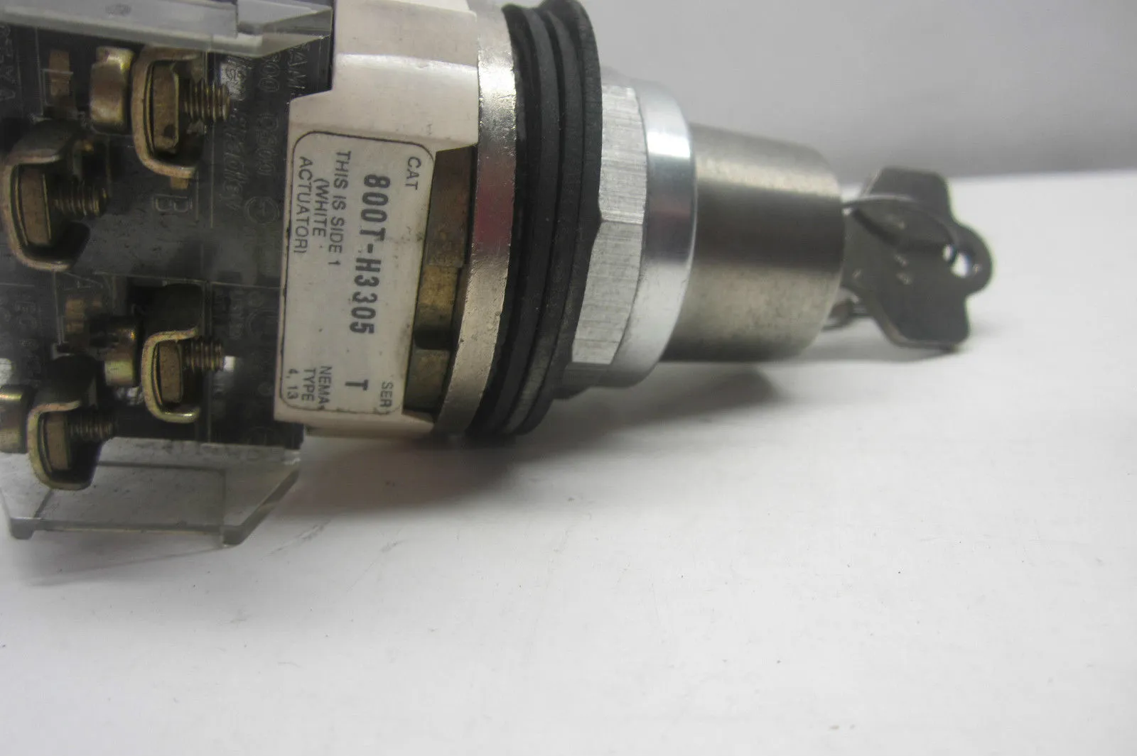 NEW ALLEN BRADLEY 800T-H3305 SELECTOR SWITCH 800TH3305