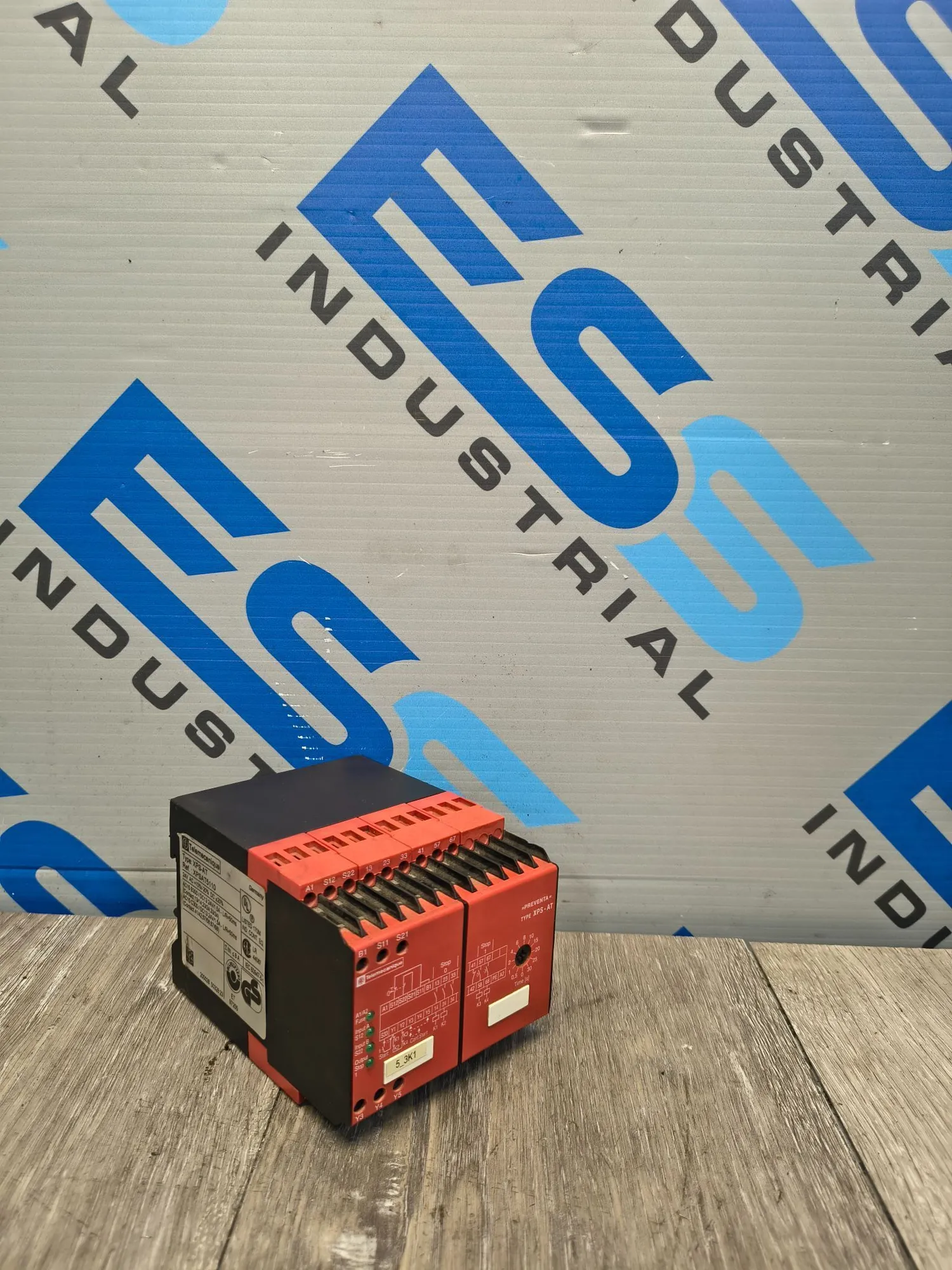 USED TELEMECANIQUE XPS-AT