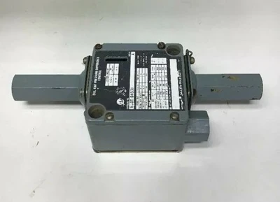 USED Allen-Bradley 836T-D453J