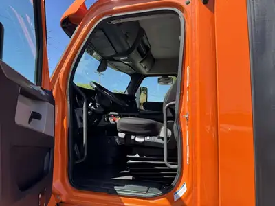 Used 2019 FREIGHTLINER T11664ST Conventional trucks California US | Commerce Truck Equipment Sales #1548731