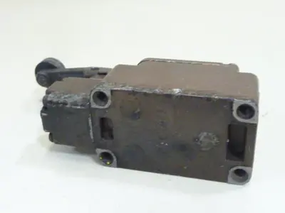 USED YAMATAKE 1LS244-J9-82