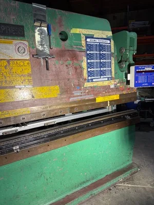 USED 1992 ACCURPRESS 717512