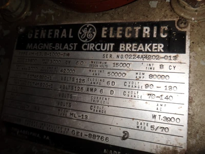 General Electric AM-13.8-1000-3H Magne Blast Circuit Breaker