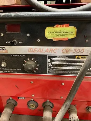 USED LINCOLN CV-300