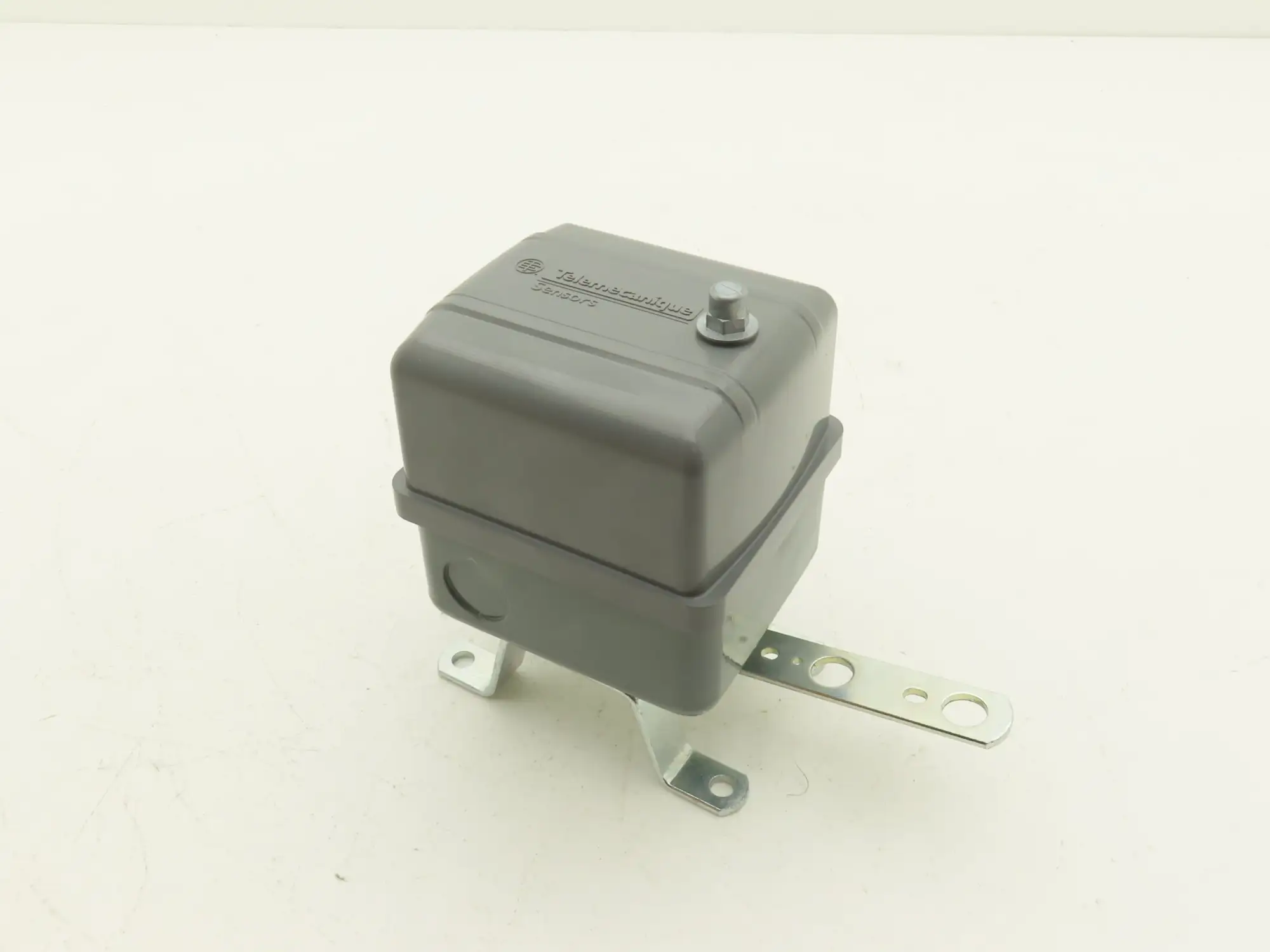 Telemecanique 9036GG2H Float Switch w/ Arm 5 HP 115-575 VAC 1 Or 3 Ph Series C