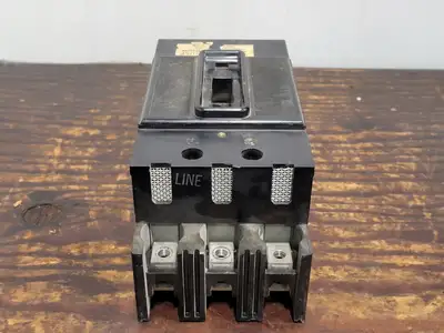 100 Amp 3 Pole 600 volts Circuit Breaker