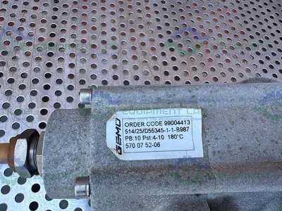 USED GEMU 514/25/D55345-1-1-B987 PNEUMATIC ANGLE SEAT GLOBE VALVE, 10 PB, 4-10 PST