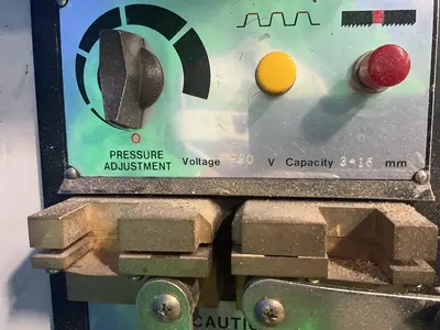 Used 2006 PROCUT RF66KB45 Vertical Band Saws Ohio US | HGR 24 #1406108