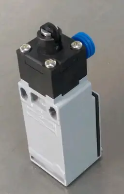 CARLO GAVAZZI PS21K-PT11PR-Y00 Limit Switch Loc4E21