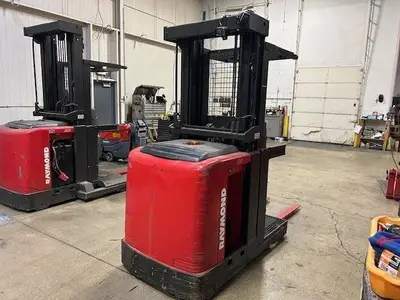 Used 2015 RAYMOND 520OPC30TT Order Pickers Illinois US | Somerset Equipment Sales #1546175