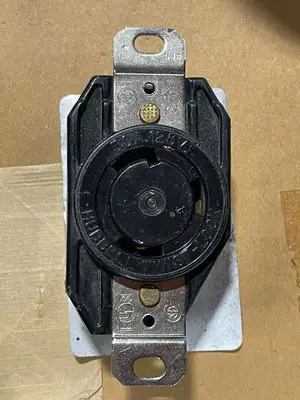 USED HUBBELL L1530R