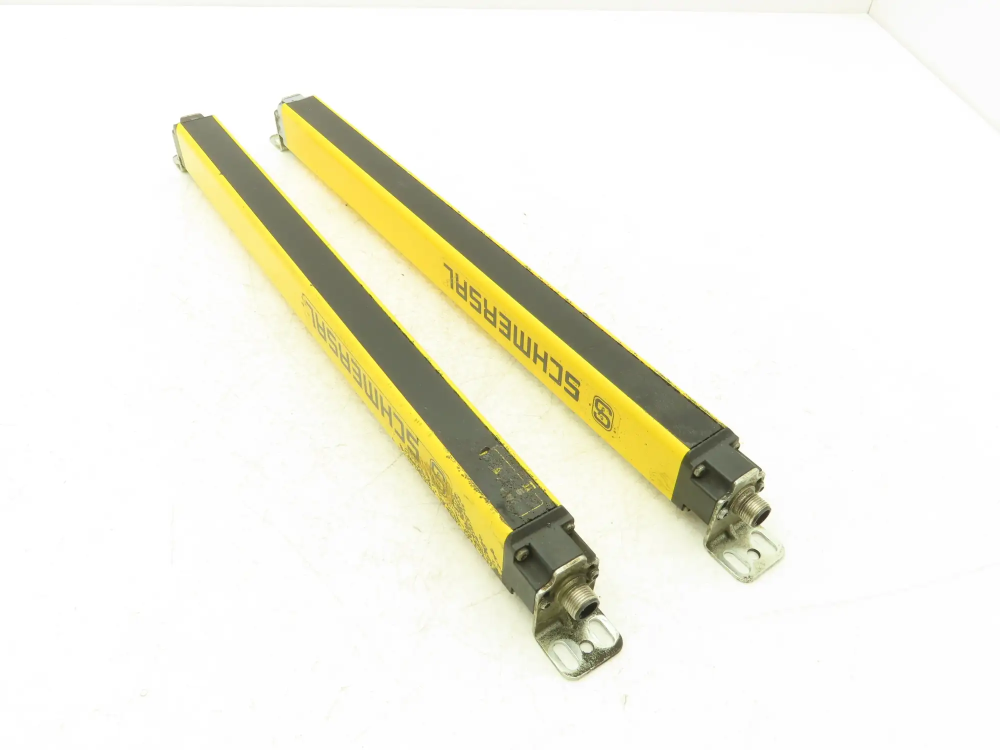 Schmersal SLC440-ER-0330-14-01 330mm Light Curtain Transmitter & Receiver Set